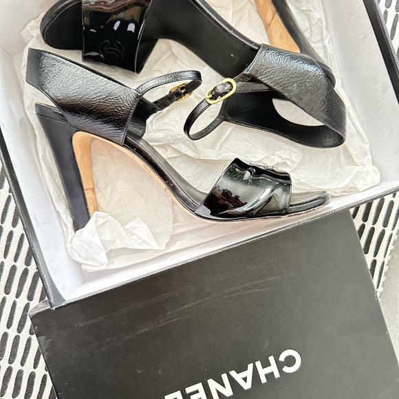 Chanel Black Patent Leather Heels - size 41 - Picture 5 of 8